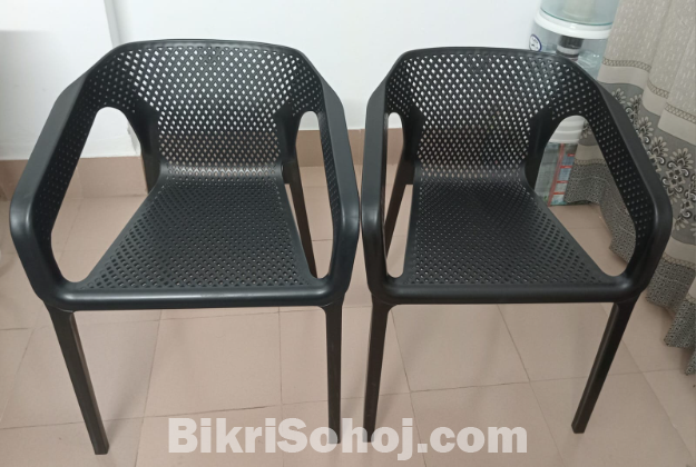 আধুনিক ডিজাইনকৃত কম্পিউটার টেবিল ও চেয়ার
